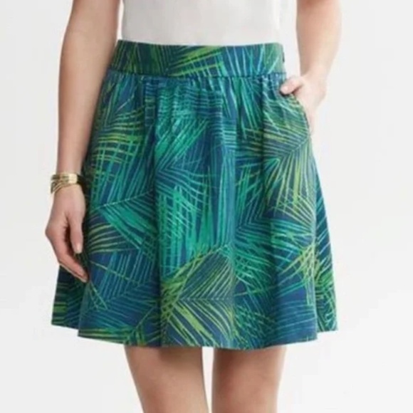 Banana Republic Tropical Leaves Linen Blend Mini Skirt Mythic Blue Size 4 EUC - Picture 1 of 8